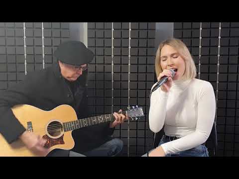 Crazy - acustic cover - Martina Zerjal