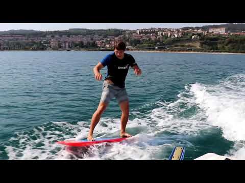 Learn to foil a wave with Toni Vodišek!