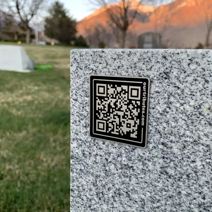 QR kode na nagrobnikih