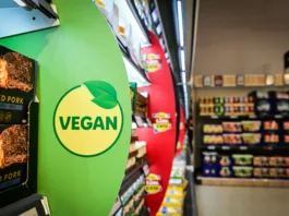 Med ukrepi v skladu s podnebnimi cilji je tudi širitev ponudbe veganskih in BIO izdelkov. Foto_MP produkcija